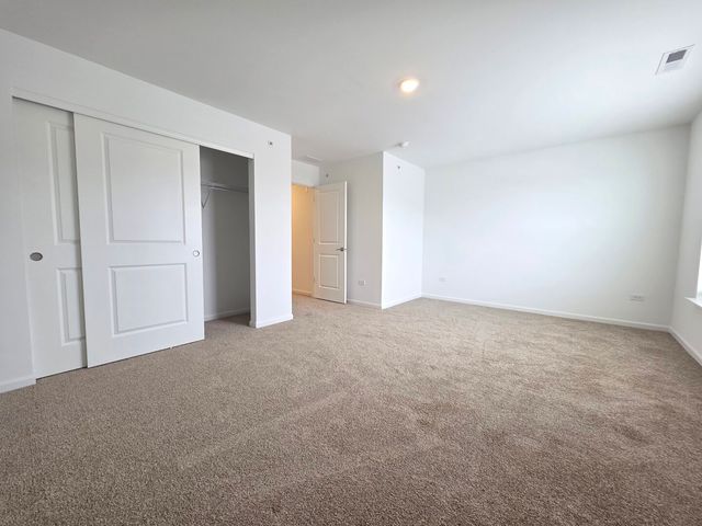 458 Hathaway Lane, Oswego, IL 60543