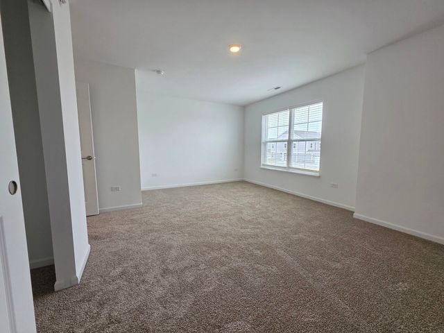 458 Hathaway Lane, Oswego, IL 60543