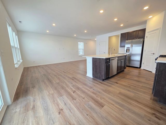 458 Hathaway Lane, Oswego, IL 60543