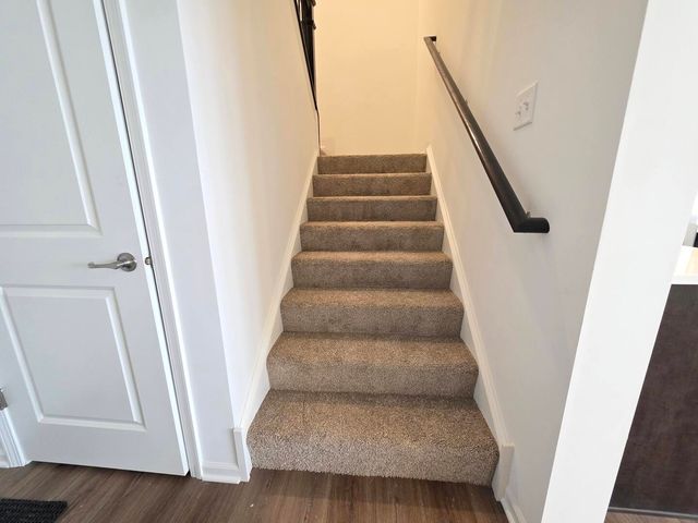 458 Hathaway Lane, Oswego, IL 60543