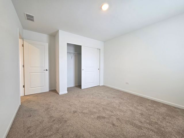 458 Hathaway Lane, Oswego, IL 60543