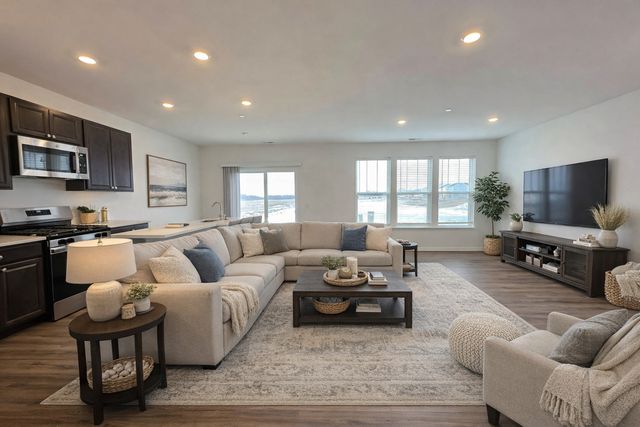 458 Hathaway Lane, Oswego, IL 60543