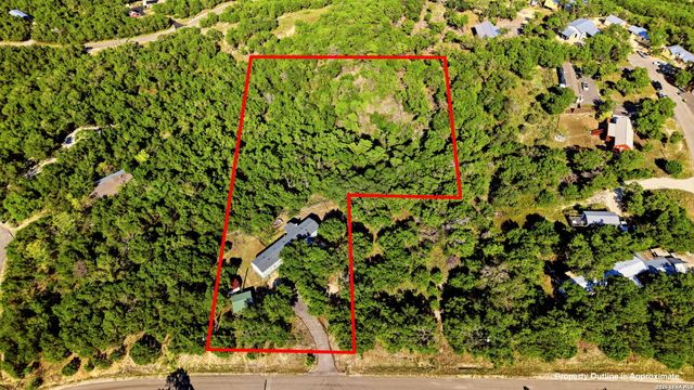 495 KINGS DR, Canyon Lake, TX 78133
