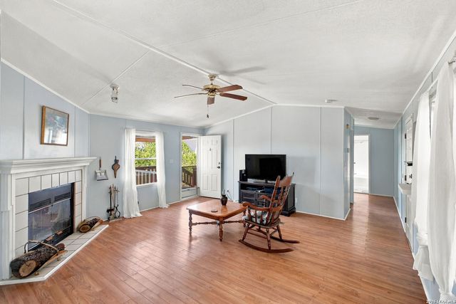 495 KINGS DR, Canyon Lake, TX 78133