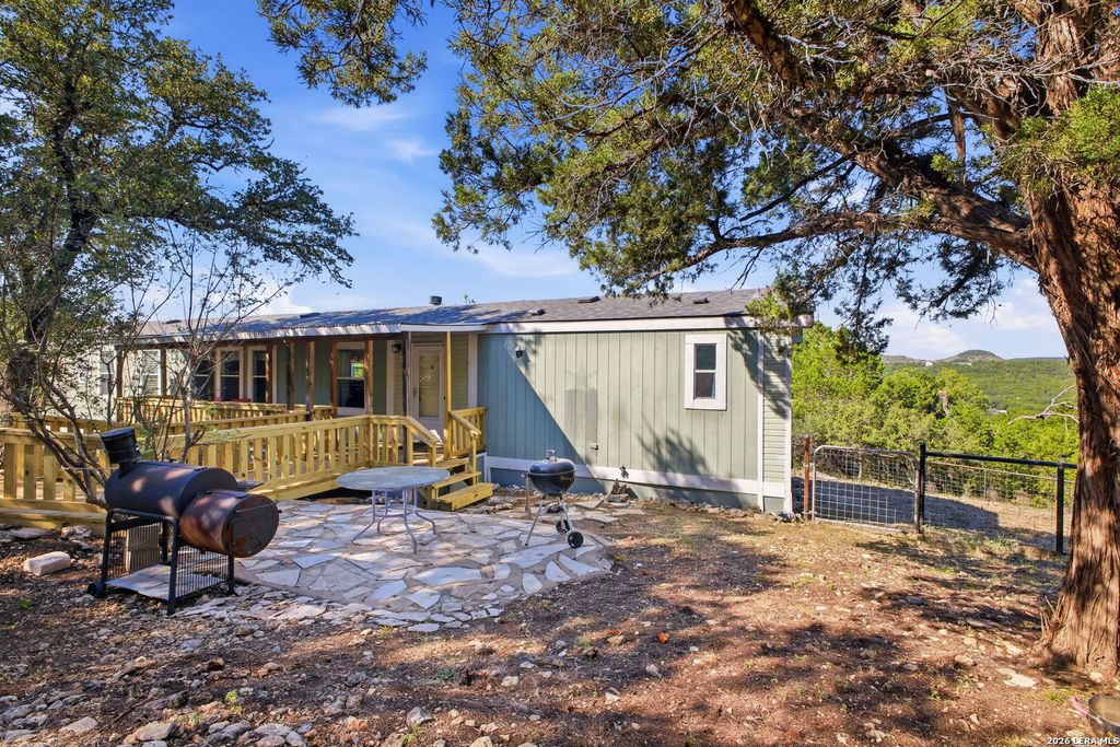 495 KINGS DR, Canyon Lake, TX 78133