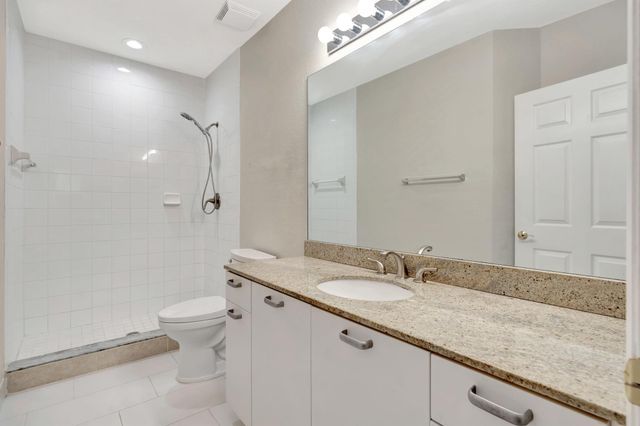 40 SE Sedona Circle 104, Stuart, FL 34994