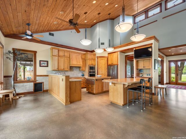 1163 Big Bend Ln, Fredericksburg, TX 78624