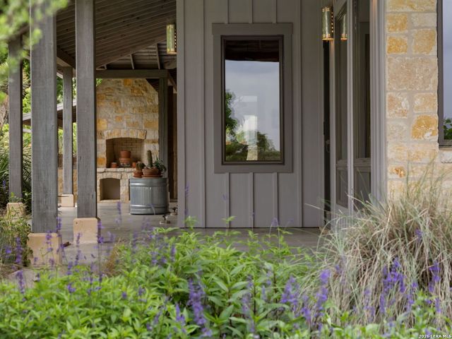1163 Big Bend Ln, Fredericksburg, TX 78624
