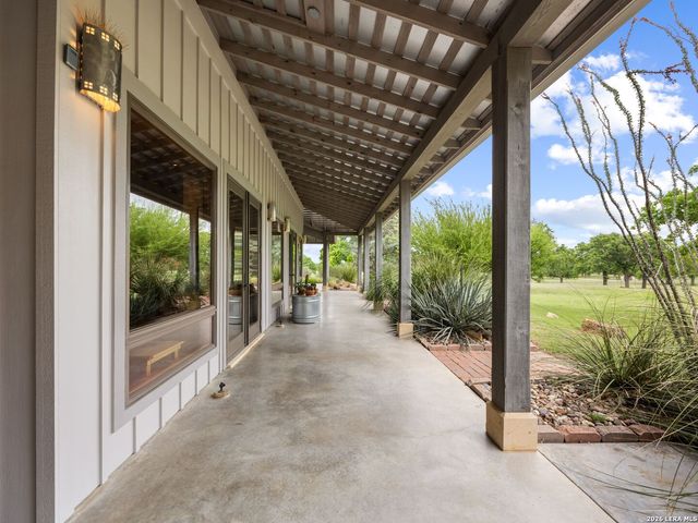 1163 Big Bend Ln, Fredericksburg, TX 78624