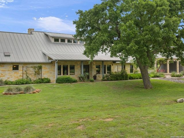 1163 Big Bend Ln, Fredericksburg, TX 78624