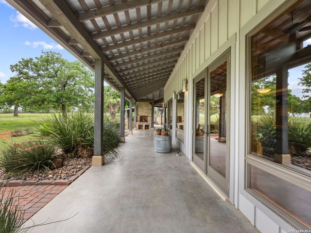 1163 Big Bend Ln, Fredericksburg, TX 78624