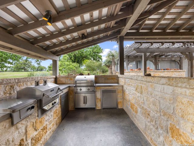 1163 Big Bend Ln, Fredericksburg, TX 78624