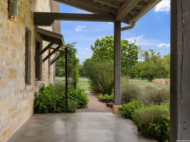 1163 Big Bend Ln, Fredericksburg, TX 78624
