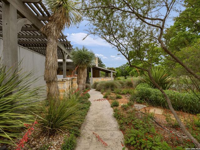 1163 Big Bend Ln, Fredericksburg, TX 78624