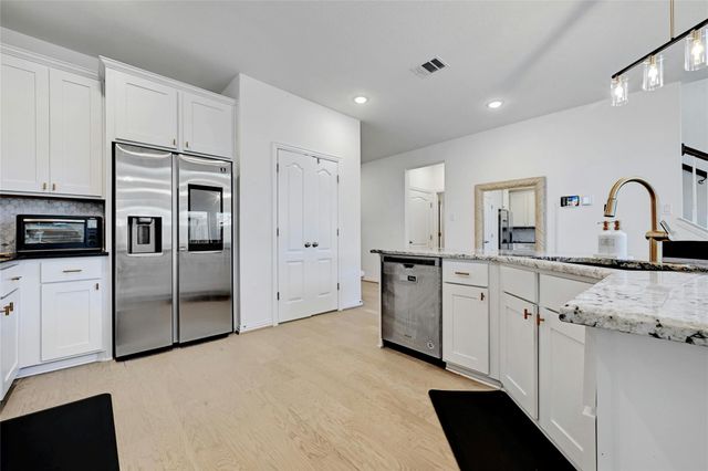 303 Cherrystone LOOP, Buda, TX 78610