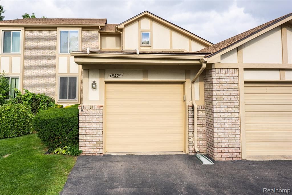 45302 Manor Drive, Utica, MI 48317