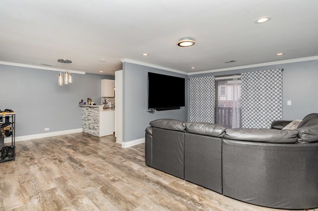 9148 Clairmont Court 9148, Orland Park, IL 60462