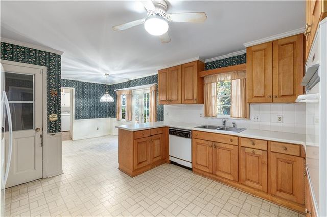 1896 Olde Village Run, Dunwoody, GA 30338