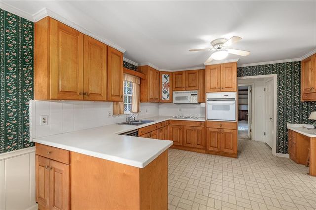 1896 Olde Village Run, Dunwoody, GA 30338