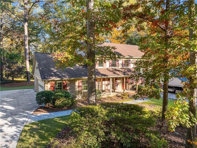 1896 Olde Village Run, Dunwoody, GA 30338