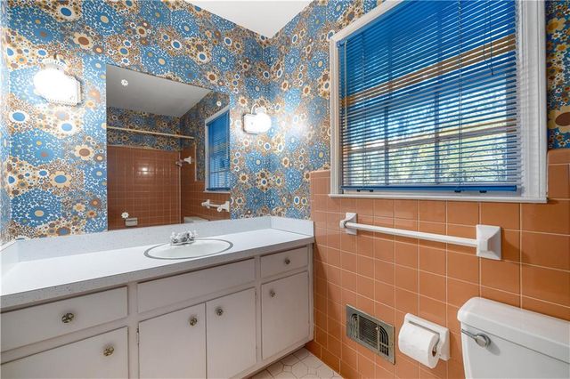 1896 Olde Village Run, Dunwoody, GA 30338