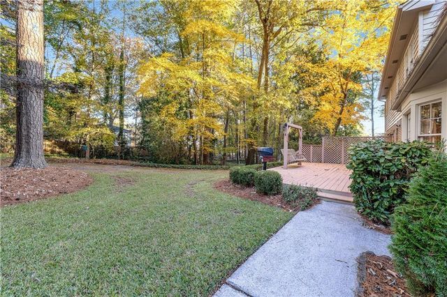 1896 Olde Village Run, Dunwoody, GA 30338