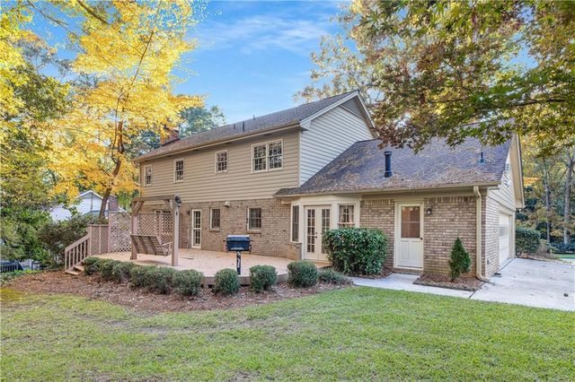 1896 Olde Village Run, Dunwoody, GA 30338