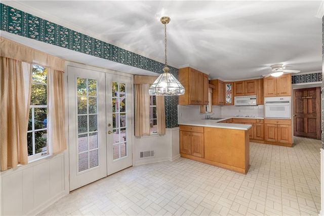 1896 Olde Village Run, Dunwoody, GA 30338