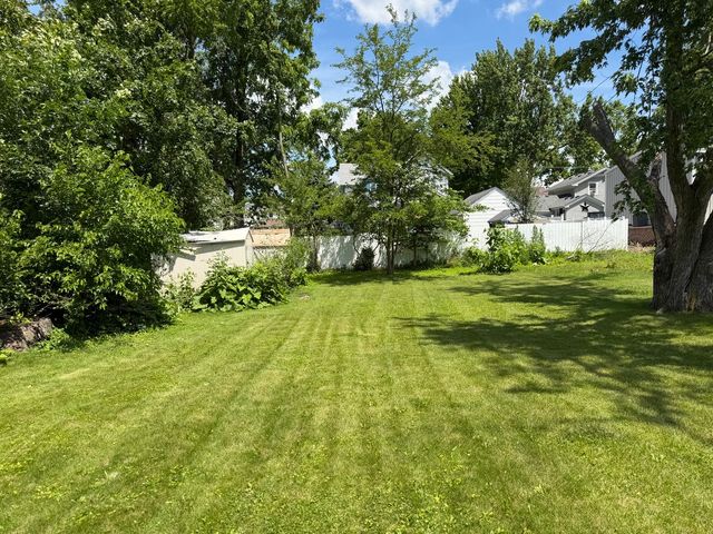 212 E Kansas Street, Elburn, IL 60119