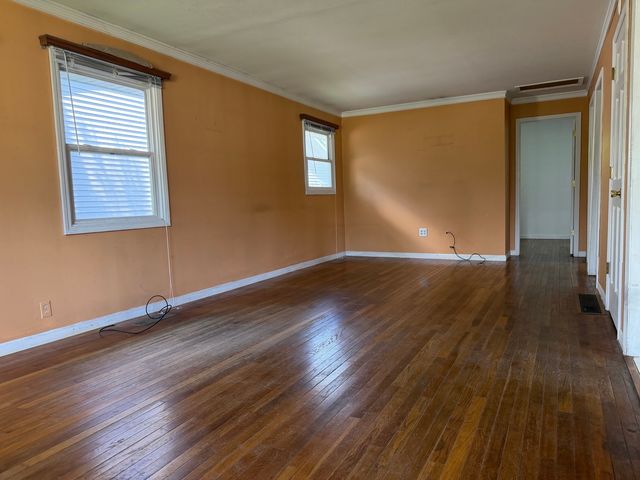 212 E Kansas Street, Elburn, IL 60119