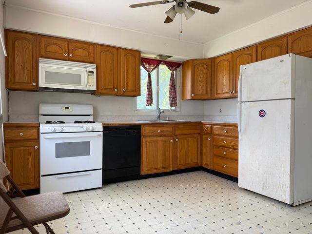 212 E Kansas Street, Elburn, IL 60119