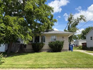 212 E Kansas Street, Elburn, IL 60119