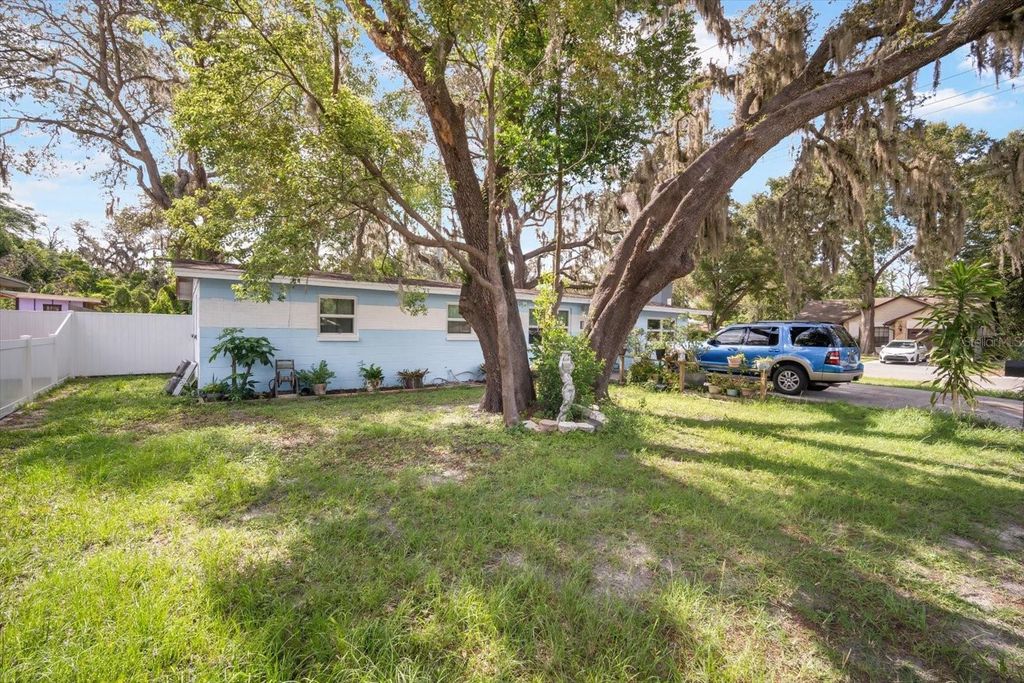 8101 N DAKOTA AVENUE, Tampa, FL 33604