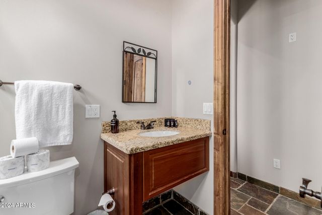 6215 E TURQUOISE Avenue, Paradise Valley, AZ 85253