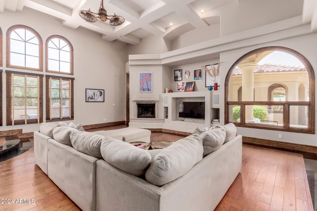 6215 E TURQUOISE Avenue, Paradise Valley, AZ 85253