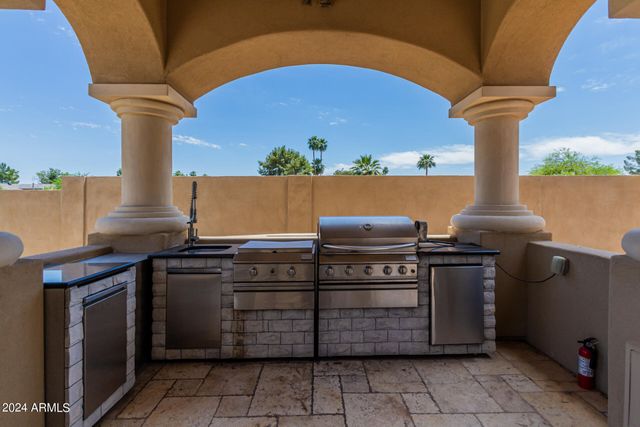 6215 E TURQUOISE Avenue, Paradise Valley, AZ 85253