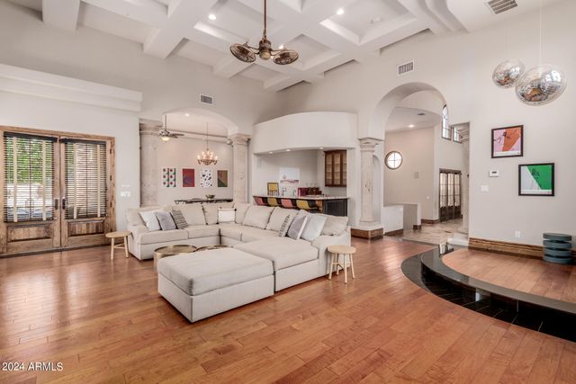 6215 E TURQUOISE Avenue, Paradise Valley, AZ 85253
