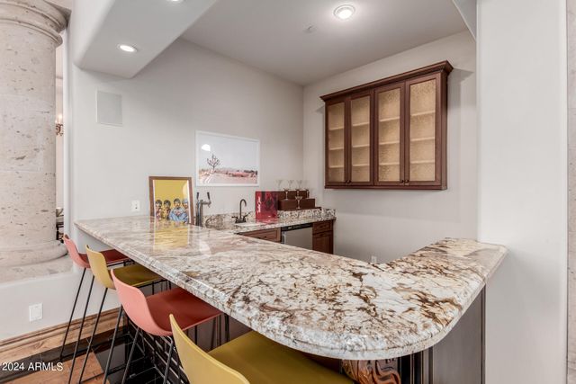 6215 E TURQUOISE Avenue, Paradise Valley, AZ 85253