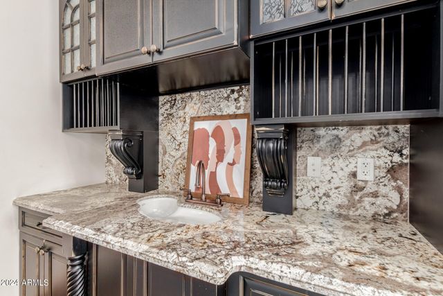 6215 E TURQUOISE Avenue, Paradise Valley, AZ 85253