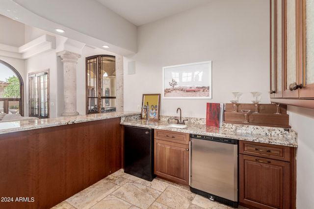 6215 E TURQUOISE Avenue, Paradise Valley, AZ 85253