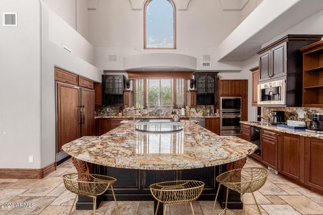 6215 E TURQUOISE Avenue, Paradise Valley, AZ 85253