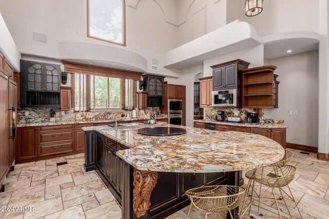 6215 E TURQUOISE Avenue, Paradise Valley, AZ 85253