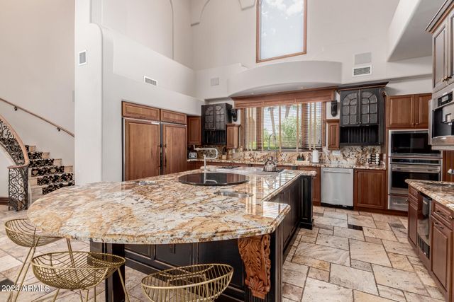 6215 E TURQUOISE Avenue, Paradise Valley, AZ 85253