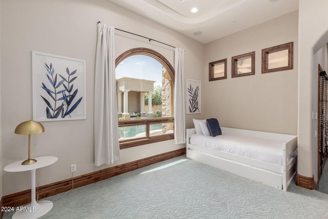 6215 E TURQUOISE Avenue, Paradise Valley, AZ 85253