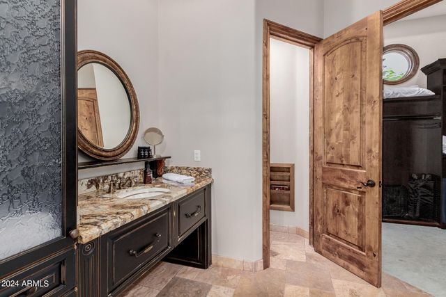 6215 E TURQUOISE Avenue, Paradise Valley, AZ 85253