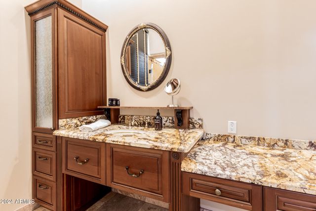 6215 E TURQUOISE Avenue, Paradise Valley, AZ 85253