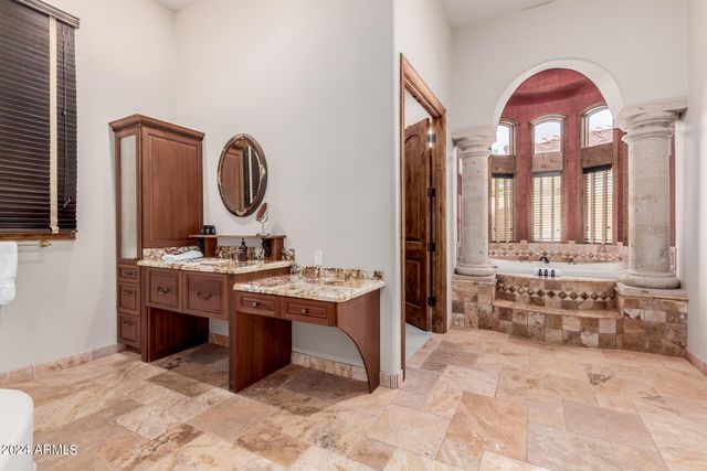 6215 E TURQUOISE Avenue, Paradise Valley, AZ 85253