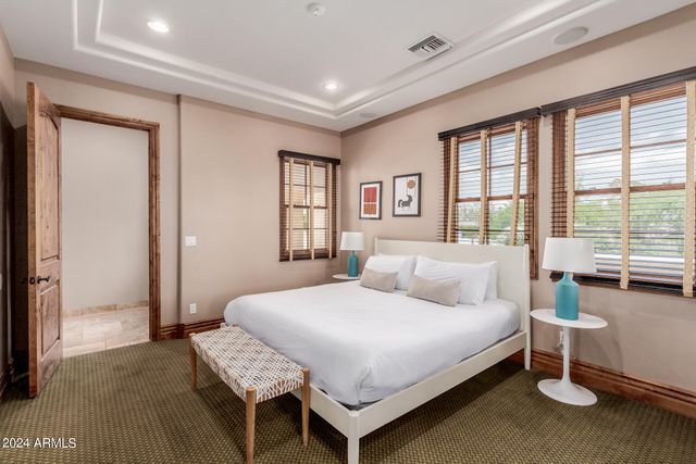 6215 E TURQUOISE Avenue, Paradise Valley, AZ 85253