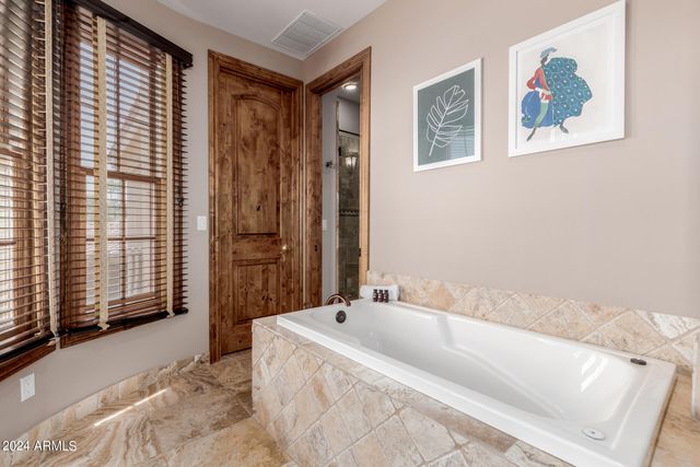 6215 E TURQUOISE Avenue, Paradise Valley, AZ 85253