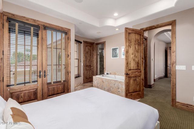 6215 E TURQUOISE Avenue, Paradise Valley, AZ 85253